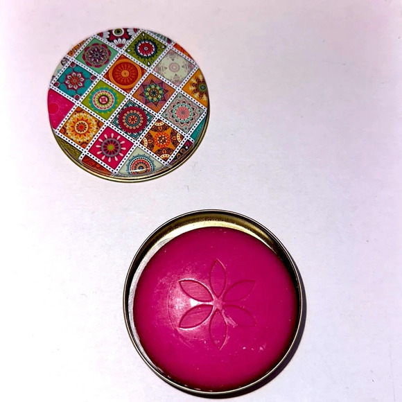 Natural soap in metallic(tin) gift box with Turkish Motives - Picture 1 of 3
